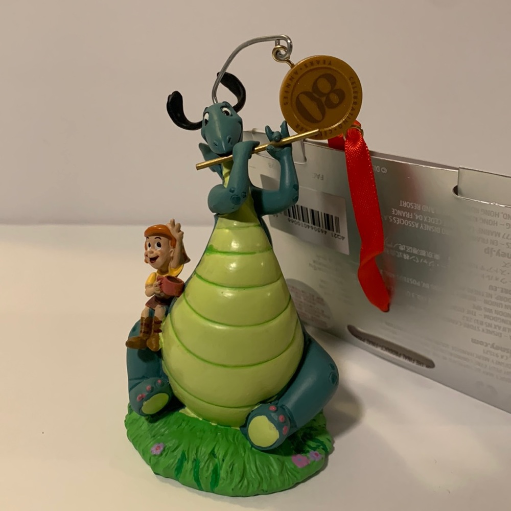 New THE RELUCTANT DRAGON 2021 Disney SKETCHBOOK ORNAMENT 80 Year LEGACY